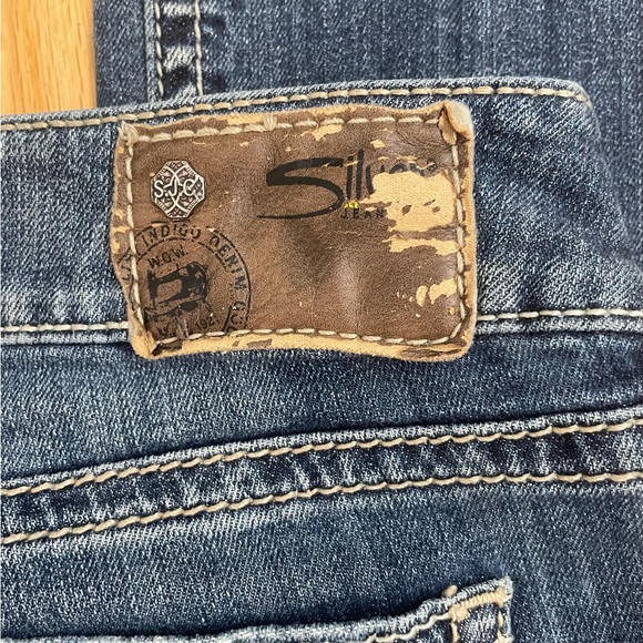 - SILVER SUKI DISTRESSED JEANS WITH STRETCH-27-33 - 99 cotton/ 1 spandex- sexy! - Picture 9 of 10